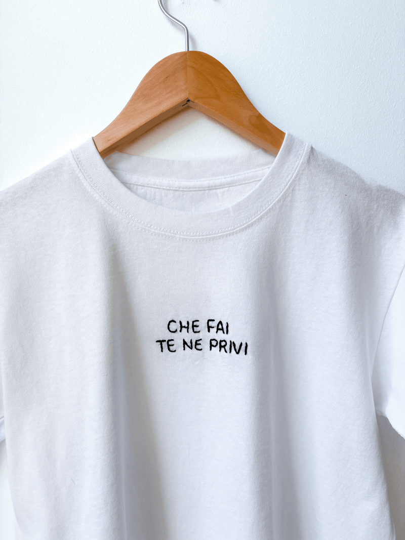 Maglietta con frase divertente " Che fai te ne privi? "